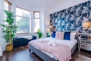 R&R at a Character Victorian Home (Free Parking)