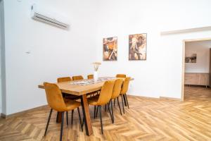 Luxapart II Beautiful Views with Breakfast