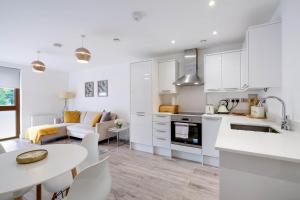 Aldenham Road 2 Bedroom Apartment Next to Bushey Station