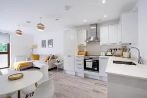 Aldenham Road 2 Bedroom Apartment Next to Bushey Station - 布希