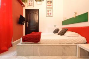 Bellissimo Mini Appartamento a Tema Bandiera Italiana, Potente Wi-Fi, 3 linee metropolitane dietro casa, Collegato Direttamente con Aeroporto di Malpensa e Rho fiera