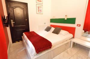 Bellissimo Mini Appartamento a Tema Bandiera Italiana, Potente Wi-Fi, 3 linee metropolitane dietro casa, Collegato Direttamente con Aeroporto di Malpensa e Rho fiera