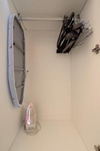 Bellissimo Mini Appartamento a Tema Bandiera Italiana, Potente Wi-Fi, 3 linee metropolitane dietro casa, Collegato Direttamente con Aeroporto di Malpensa e Rho fiera