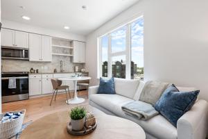 Downtown Luxury 1BD- Poo Spa Bowl Golf Gym Parkng