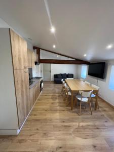 Appartements Appartement 5 chambres dans le centre du village : photos des chambres