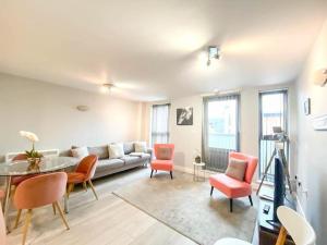 Contemporary Camden Apartment P2