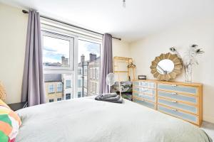 2 Bed Flat Next Old Street Tube