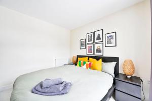 2 Bed Flat Next Old Street Tube