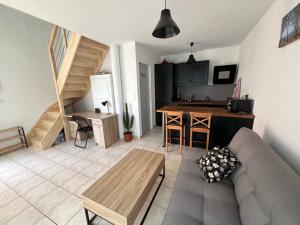 Appartements Charmant Duplex Bordeaux - Place de Parking Privee - Tram : photos des chambres