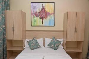 Orange Deck 3 Bedroom Nanyuki