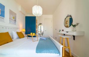 Golden Stones House Lake View