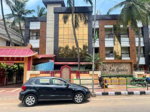 Hotel Lee Garden Near to Blue Flag Beach 500 Mtrs