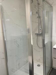 Maisons de vacances Paris La Defense - Refurbished independent house : photos des chambres