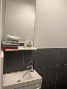 Maisons de vacances Paris La Defense - Refurbished independent house : photos des chambres