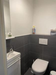 Maisons de vacances Paris La Defense - Refurbished independent house : photos des chambres