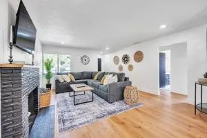 Main Street Retreat - North Highlands