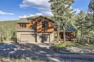 Secluded Mountain Sanctuary 4BR Family Friendly - 埃弗格林