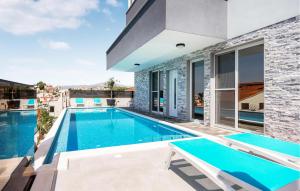 Awesome Apartment In Podstrana With Wifi