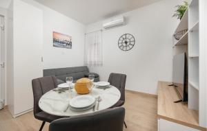 Cozy Apartment In Podstrana With Wifi