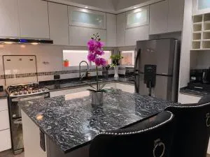 Casa Completa con Balcon y Patio privado - Diamante