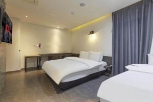 Family Twin Room with Balcony