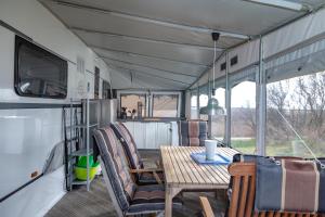 CAMPING-SYLT Wohnwagen mit Blick aufs Meer