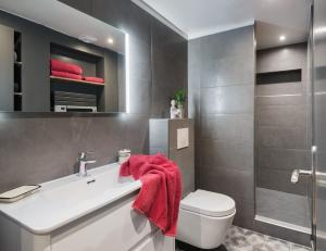 LOVELY FLAT IN MONTORGUEIL PARIS