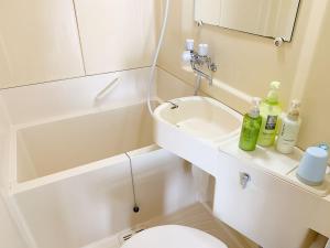 Shinjuku Area!Nishi-Shinjuku Gochome subway 6 minutes walk! 西新宿五丁目车站步行6分钟! 高速无限制WIFI #高速网络#201