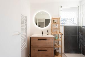 Bright 1-Br Apartment Walk to the Beach