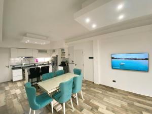 Casa Completa con Balcon y Patio privado