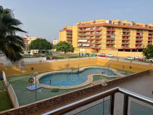 Piso en Roquetas de Mar con parking a Pocos Pasos de la Playa y Castillo