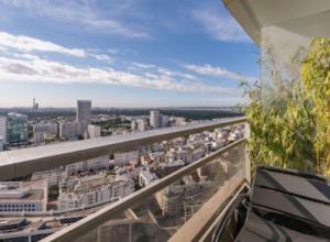 Cocon design et cosy à La Défense, vue imprenable sur Paris
