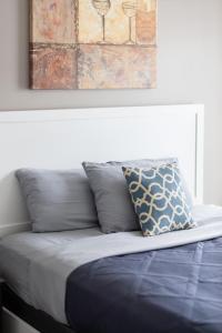 Luxury Downtown Townhome Private Garage Unit 9