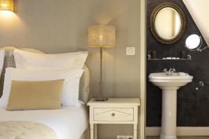 Hotels Chateau Les Oliviers de Salettes : Chambre Double Classique Château