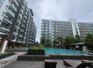 Cozy Condo at Eighty One Newport Blvd across NAIA Terminal 3