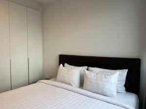 The Bridge Residence, Multi-Apartment by Emma