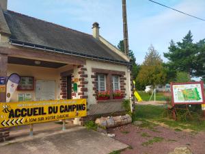 Campings Camping Le Val Aux Fees - Broceliande : photos des chambres