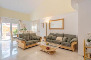 Villa Valentina - Renovated on Los Alamos Beach