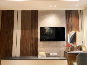 Luxurious La Luna at Gold Coast Sea View