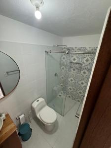 Apartamento acogedor cerca al parque con balcón