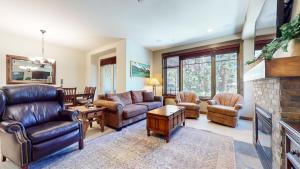 Woodwinds #1303 condo