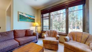 Woodwinds #1303 condo