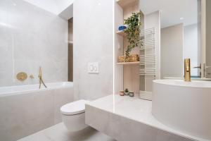 North by Urbanesq Cortina G