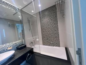 Downtown, Business Bay, Very Close To Dubai Mall