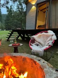Tiny Cozy Cabin - Labor