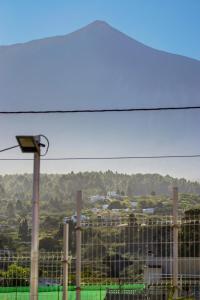 Casa Vista Teide con Jardín, Barbacoa y Fuente Zen