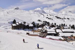 Résidence Callisto - Studio agréable · Skis aux pieds · Vue pistes · Casier à skis MAE-3711