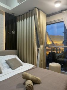 Stylish 1BR Near Airport Facing the Bay - 7b