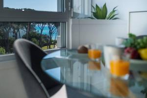 Studio Close to the Beach with Sea Views and Pool