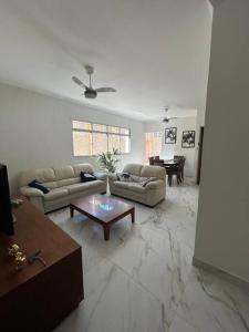 PREDIO FRENTE PRA PRAIA, COM VISTA LATERAL MAR, Apto 202